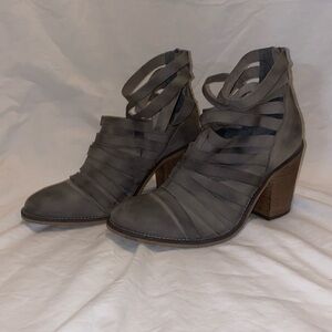 Free People ankle boots. EUC